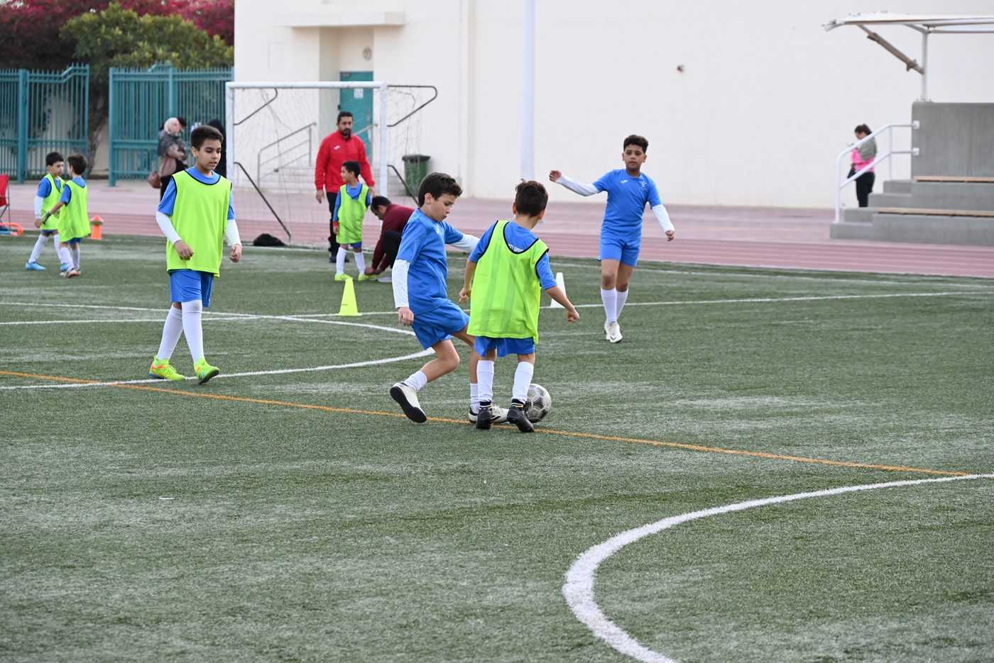مباراة تدريبية حقيقية لأبطال كرة القدم